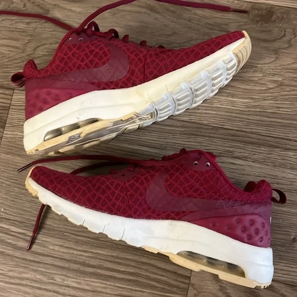 Nike AIR MAX Motion Women’s 6.5 Red Wine White - Picture 6 of 12